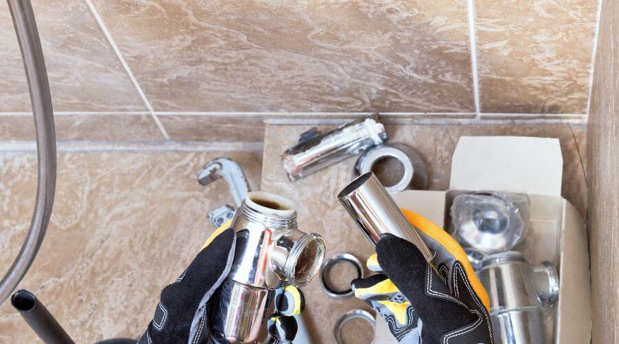 Professional gutter cleaning in Shelby, IA